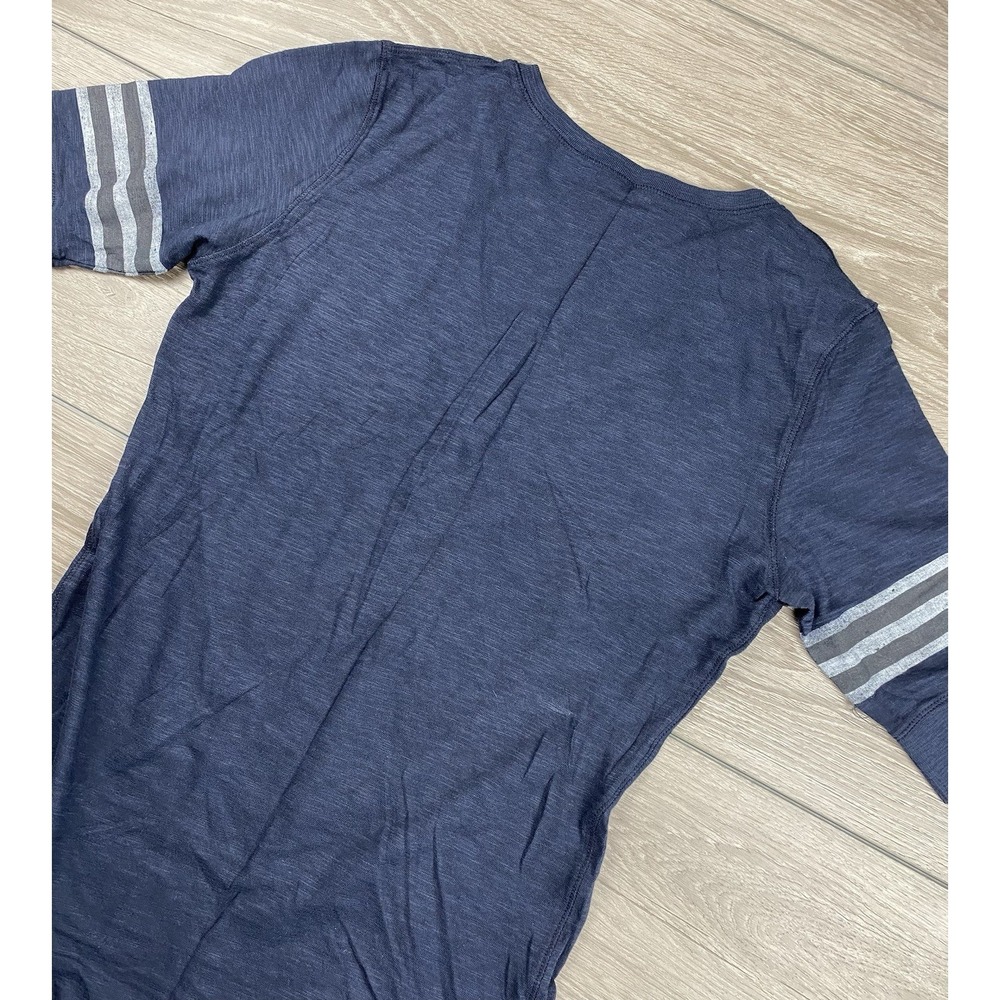 47 Brand Women's MLB New York Yankees V Neck Logo Scrum Tee Blue Size Large New - Picture 3 of 8